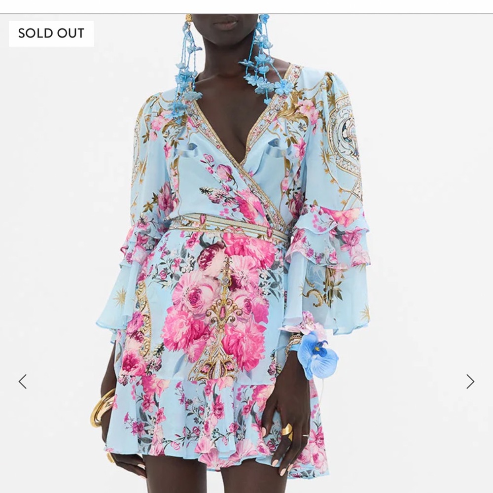 Camilla Floral Tie-Front Wrap Top in Light Blue with Pink Roses. xs NEW W/TAGS